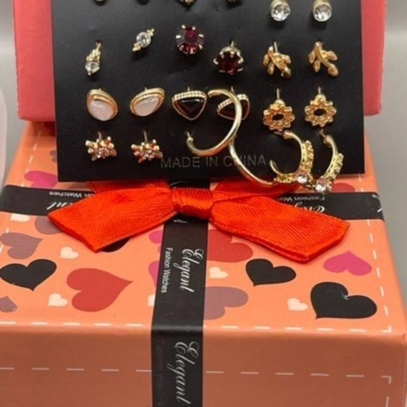 New 12 Pairs of earrings and FREE SUNGLASSES - Picture 5 of 6